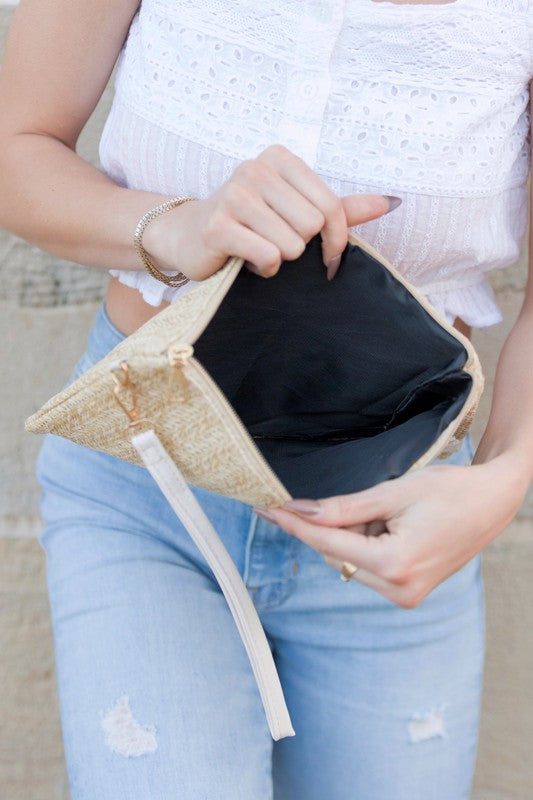Whimsical Daisy Straw Wristlet Clutch | Boho Chic Vegan Accessory - NeoKira Unlimited
