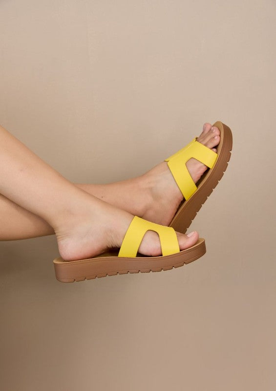 VERA 4 High-Quality Slide Sandals – Durable Style with a Chic Finish - NeoKira Unlimited