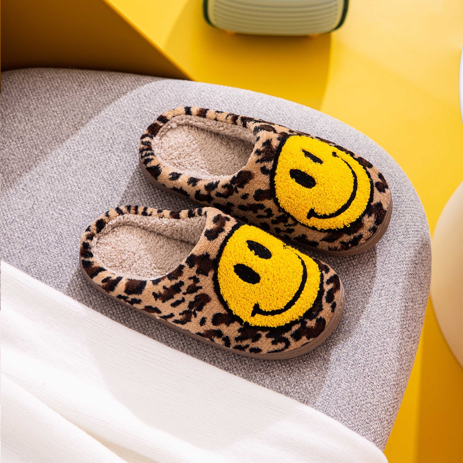 Melody Smiley Face Leopard Slippers Slippers Trendsi   