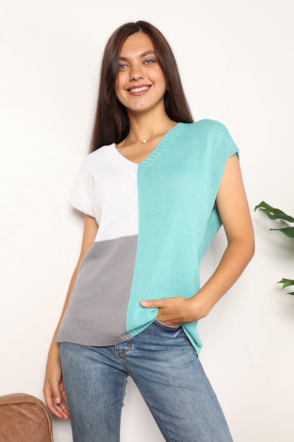 Color Block V-Neck Knit Top - NeoKira Unlimited