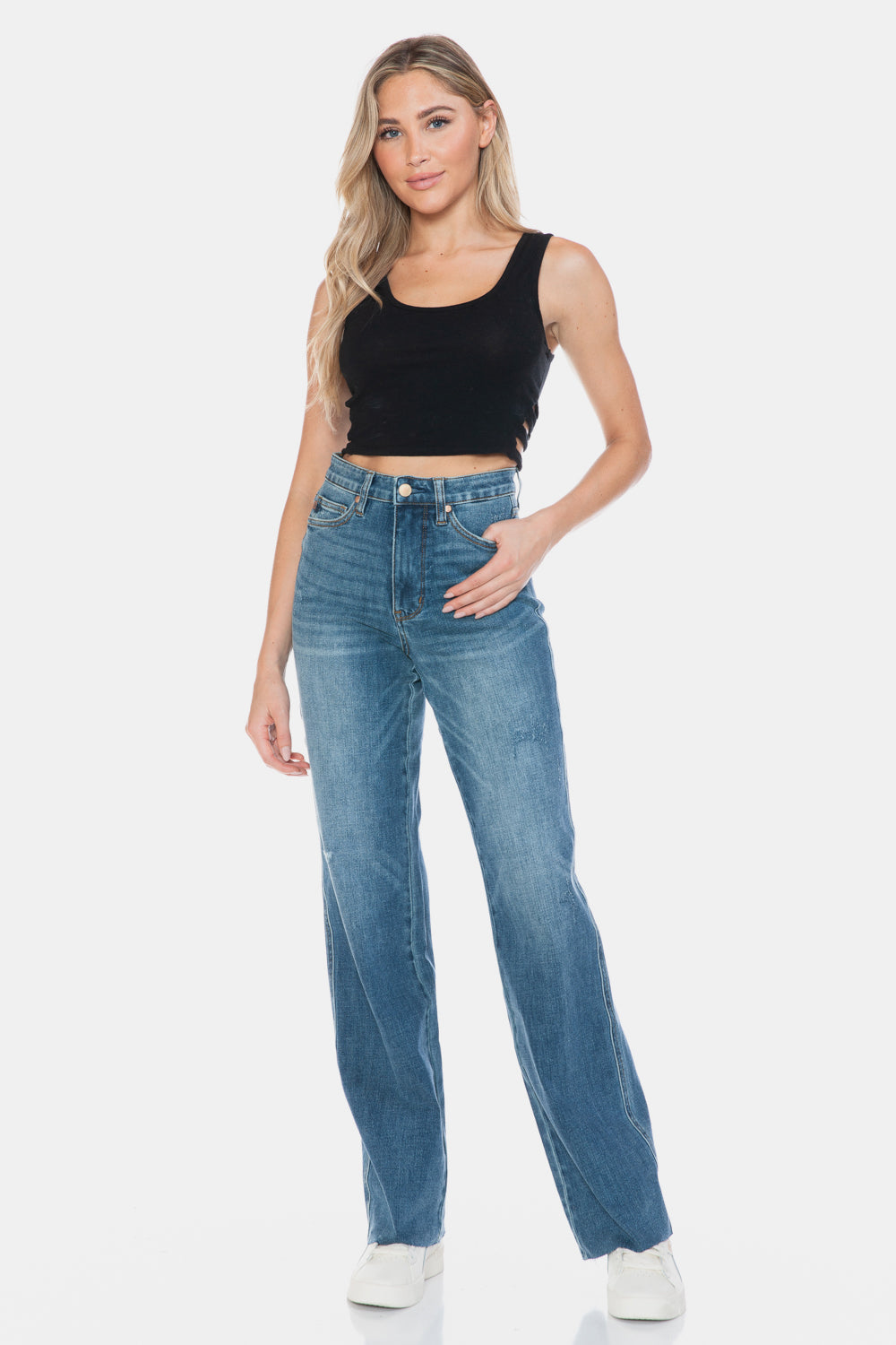 Jeans rectos con corte de corte y dobladillo sin rematar de Judy Blue con control de abdomen y talla grande