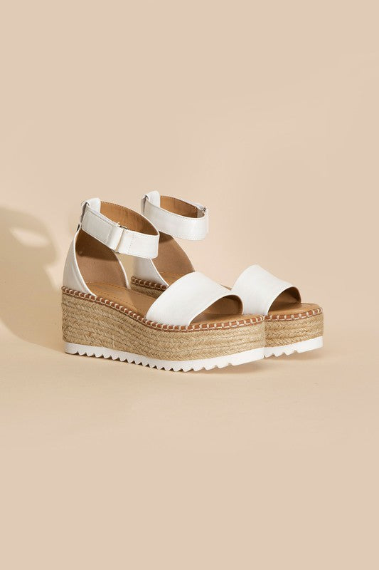 TUCKIN-S PLATFORM SANDALS  Fortune Dynamic WHITE 6 