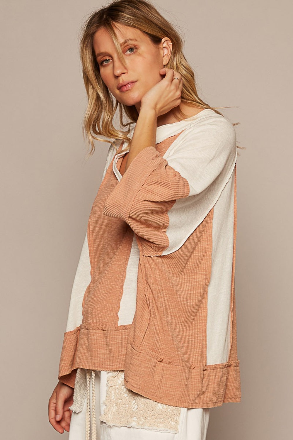 POL Notched Frayed Edge Contrast Top Top Trendsi   