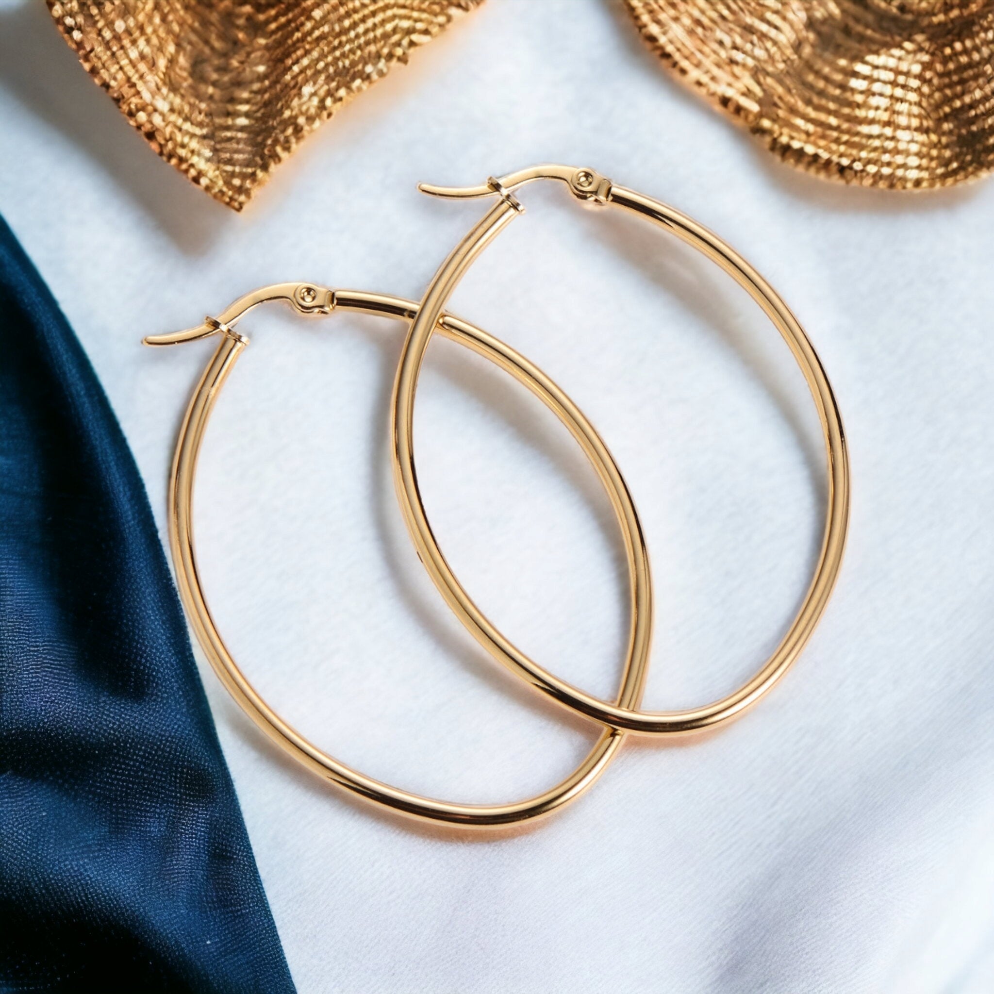 GOLDEN & CHIC Hoop Earrings NeoKira Unlimited   