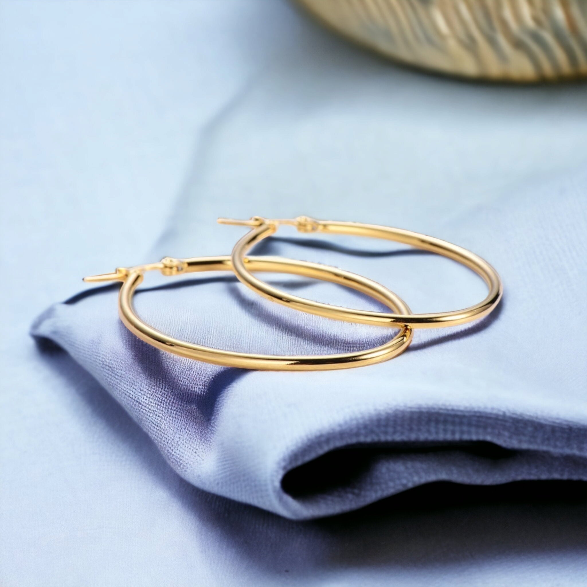 GOLDEN & CHIC Hoop Earrings NeoKira Unlimited   