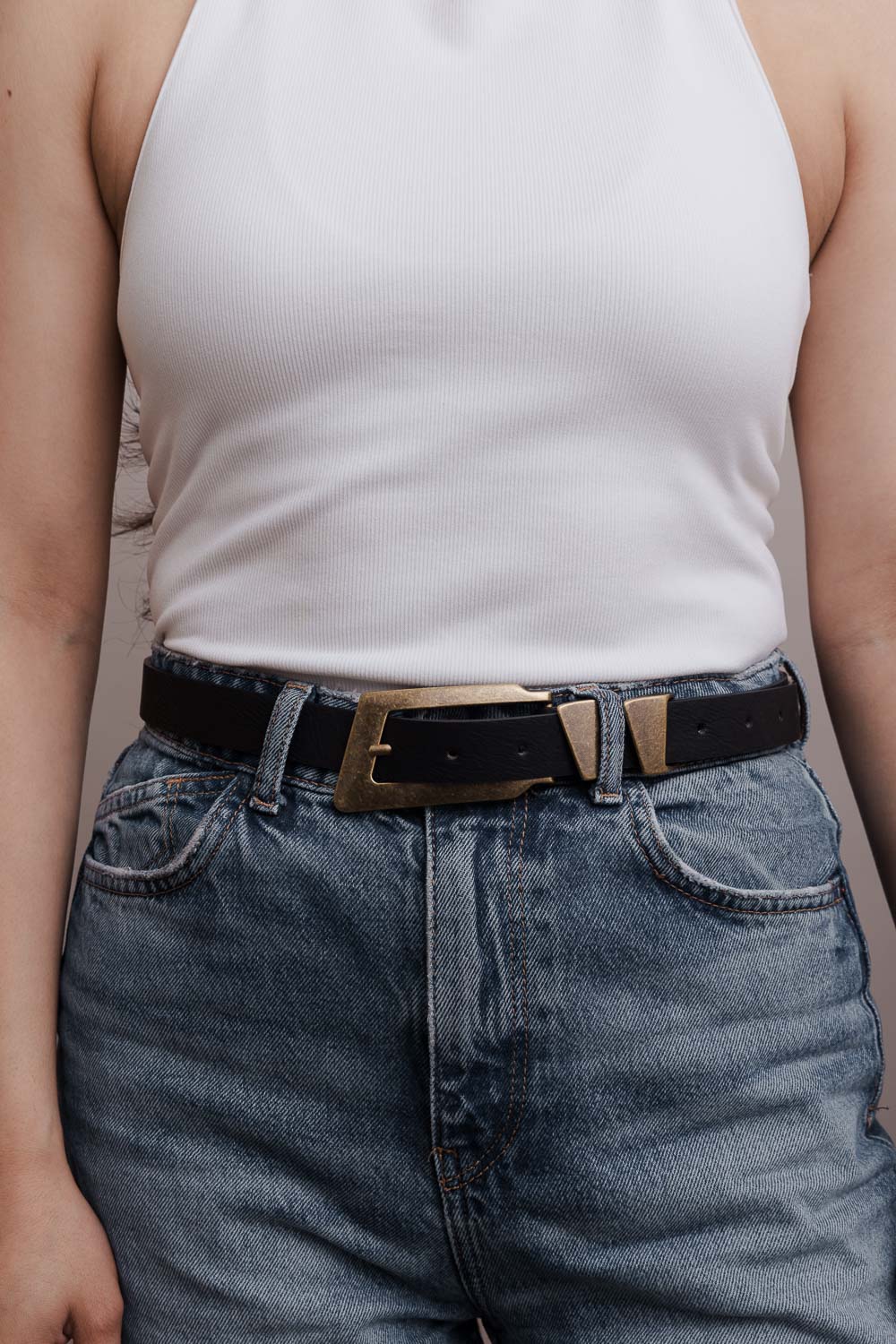 Minimalist Vegan Leather Belt – Sleek & Adjustable Buckle Strap - NeoKira Unlimited
