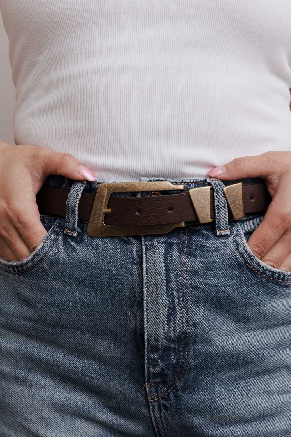 Minimalist Vegan Leather Belt – Sleek & Adjustable Buckle Strap - NeoKira Unlimited