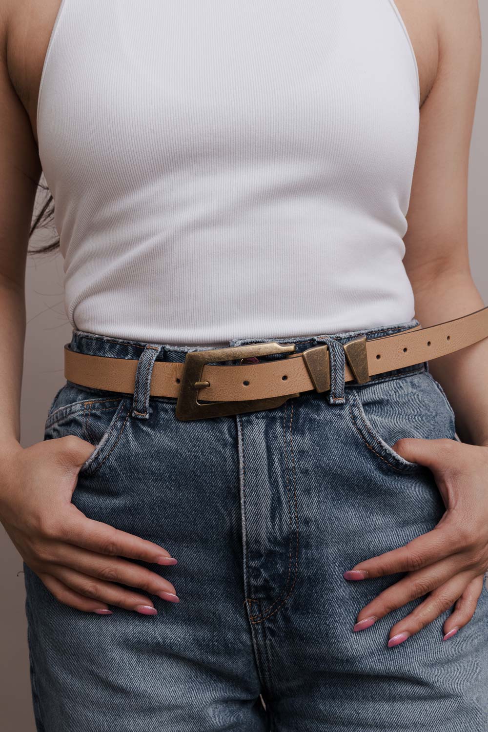 Minimalist Vegan Leather Belt – Sleek & Adjustable Buckle Strap - NeoKira Unlimited