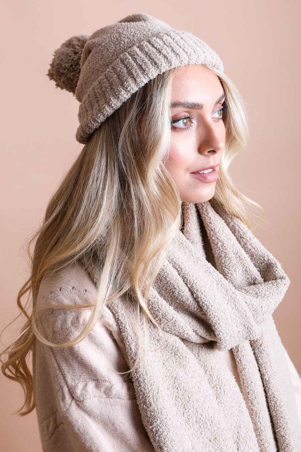 Boucle Pom Beanie - NeoKira Unlimited