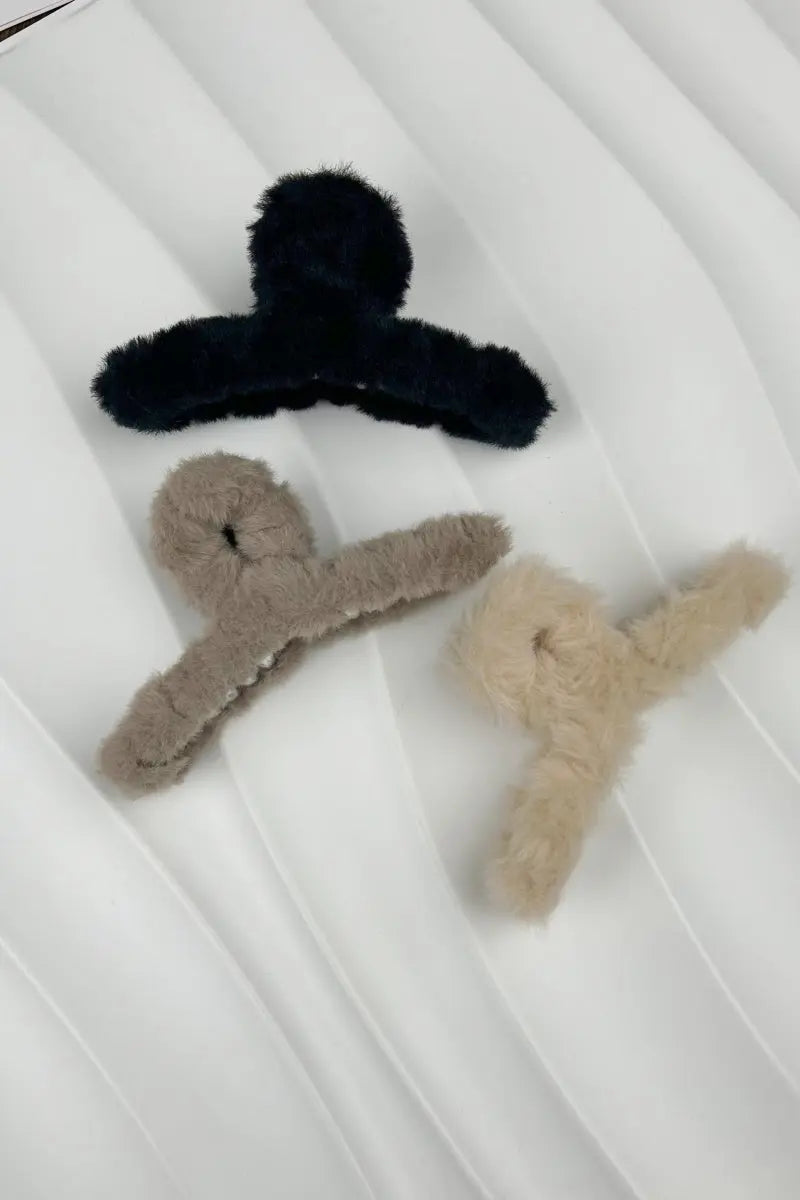 Soft Plush Hair Claw Clip Cozy Fuzzy Jaw Clip for Daily Use 🧸✨ - NeoKira Unlimited