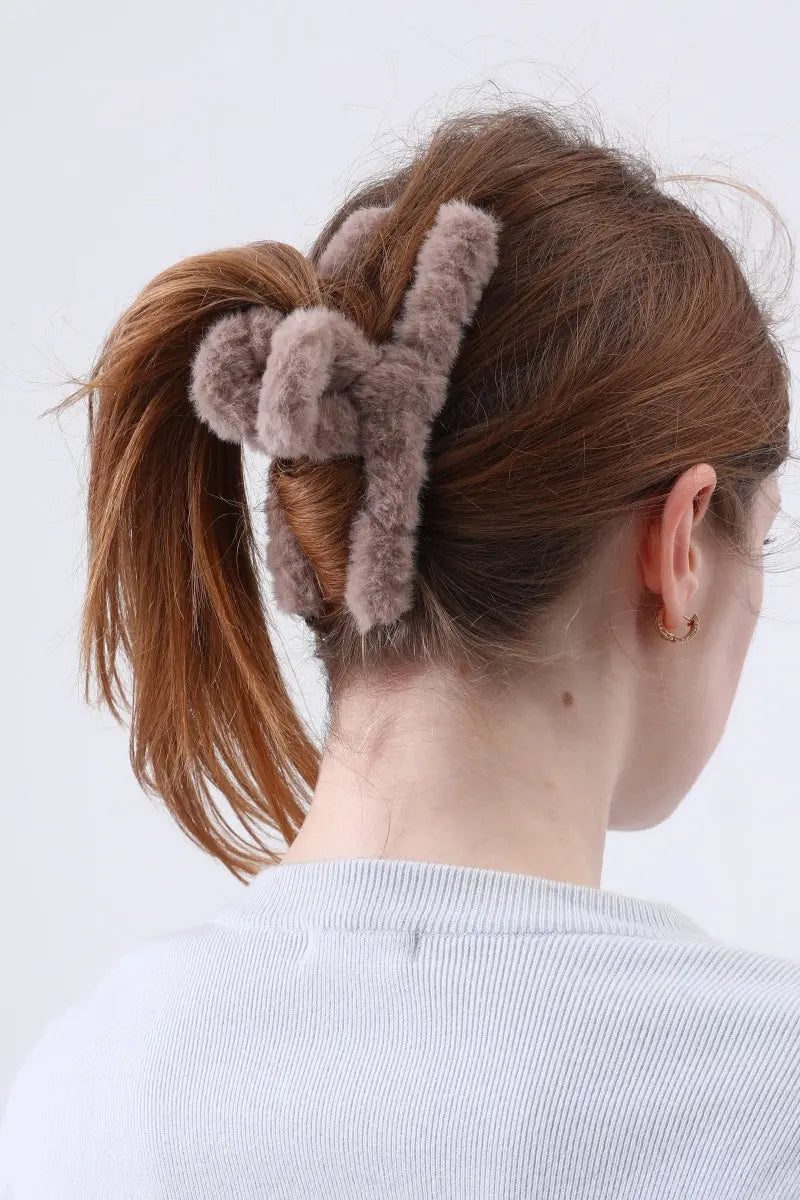 Soft Plush Hair Claw Clip Cozy Fuzzy Jaw Clip for Daily Use 🧸✨ - NeoKira Unlimited
