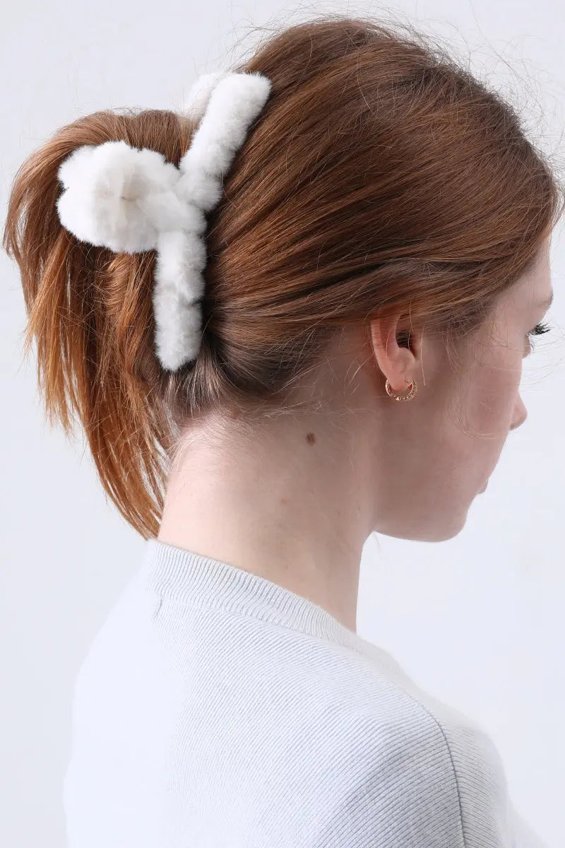 Soft Plush Hair Claw Clip Cozy Fuzzy Jaw Clip for Daily Use 🧸✨ - NeoKira Unlimited