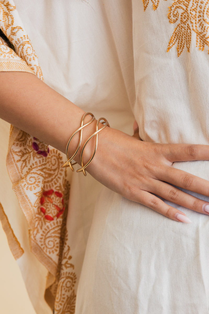 Minimalist Jewelry Wavey Cuff Bracelet - NeoKira Unlimited