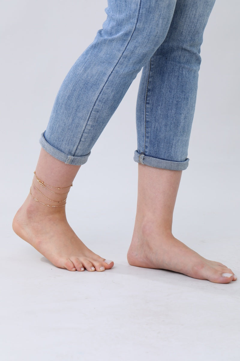 Versatile Gold Chain Anklet & Bracelet – 2-in-1 Elegance - NeoKira Unlimited