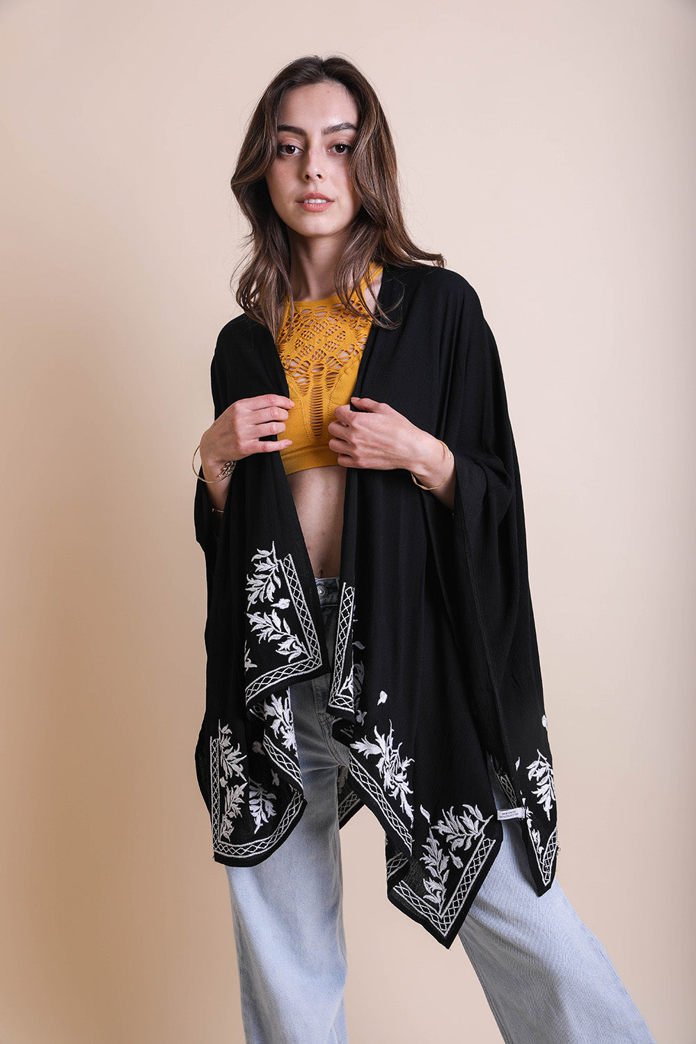 Leaf Garland Embroidered Kimono Kimonos Black