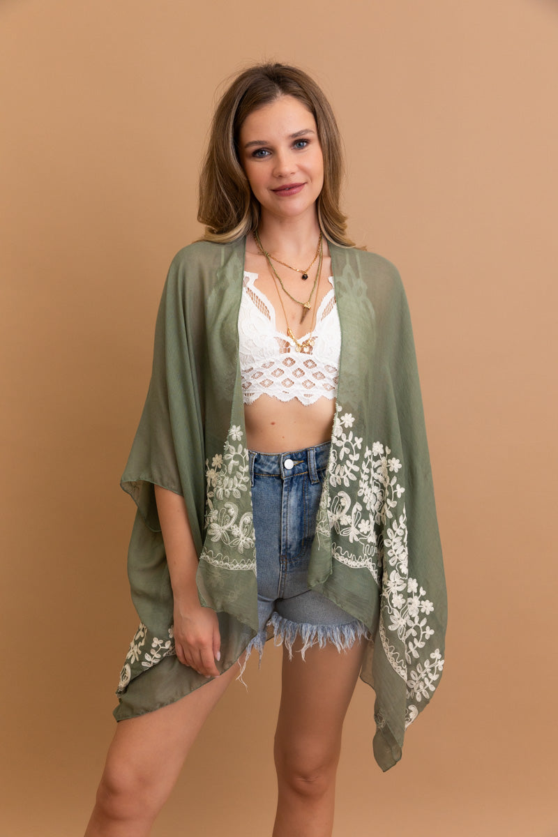 Enchanted Bloom Embroidered Kimono Kimono Leto Collection   