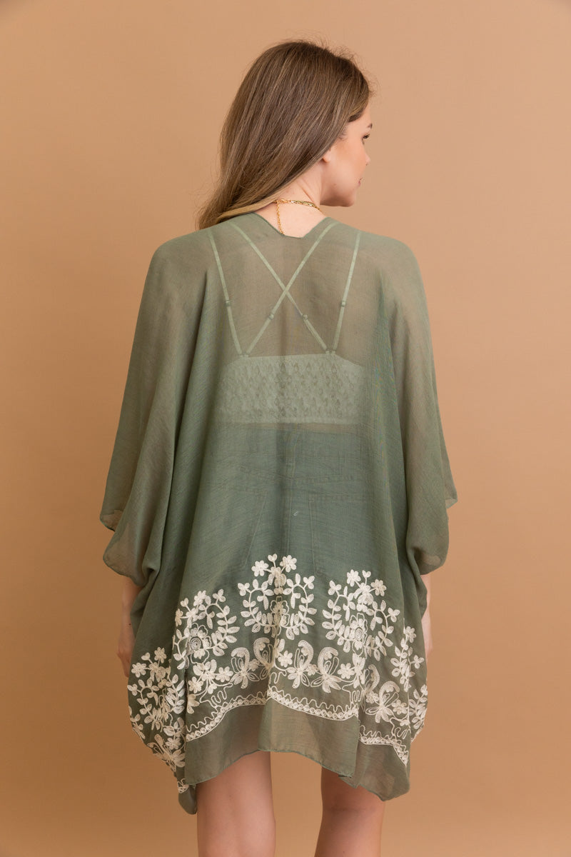 Enchanted Bloom Embroidered Kimono Kimono Leto Collection   