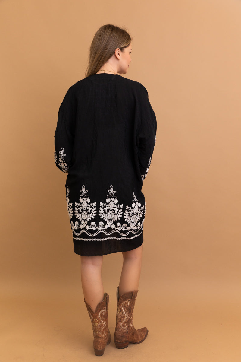 Blossom Breeze Embroidered Kimono Kimono Leto Collection   