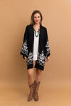 Blossom Breeze Embroidered Kimono Kimono Leto Collection One Size Black 