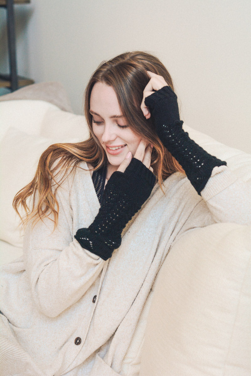 Texting-Friendly Arm Warmers – Trendy Winter Essentials ❄️📱 - NeoKira Unlimited