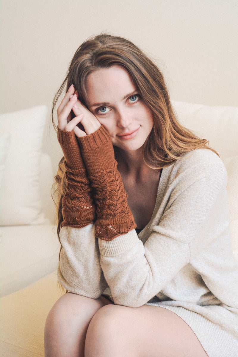 Texting-Friendly Arm Warmers – Trendy Winter Essentials ❄️📱 - NeoKira Unlimited