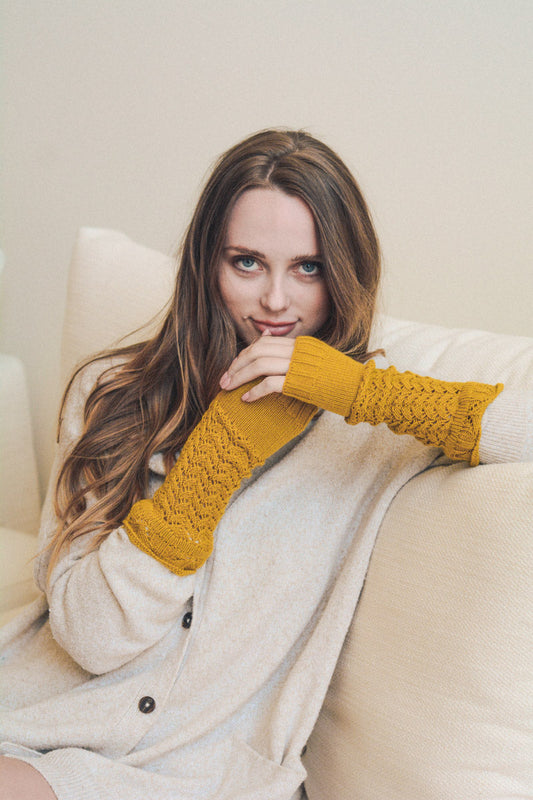 Texting-Friendly Arm Warmers – Trendy Winter Essentials ❄️📱 - NeoKira Unlimited