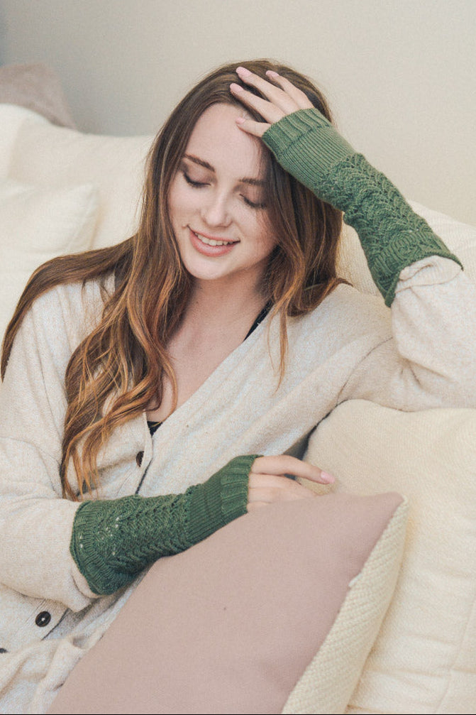 Texting-Friendly Arm Warmers – Trendy Winter Essentials - NeoKira Unlimited