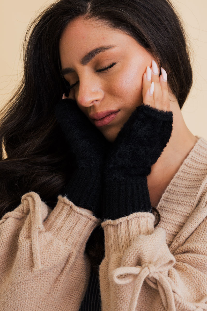 Plush Winter Gloves - Phone-Friendly Use 🤳 - NeoKira Unlimited