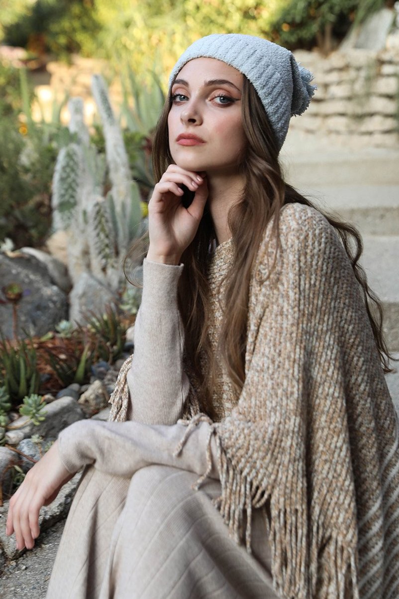 Boucle Pom Beanie - NeoKira Unlimited