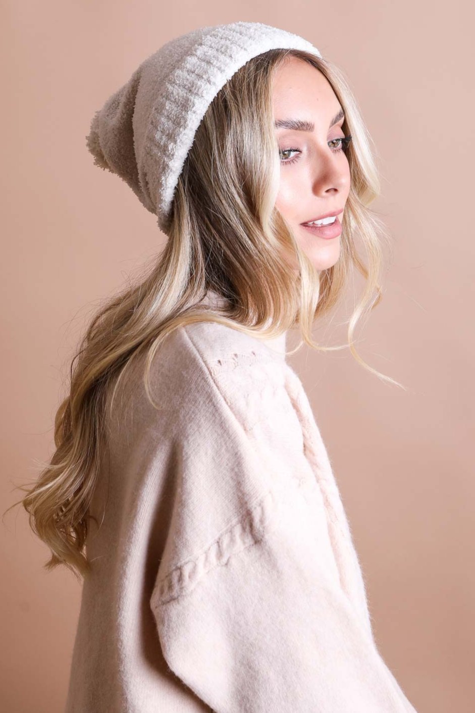 Boucle Pom Beanie - NeoKira Unlimited