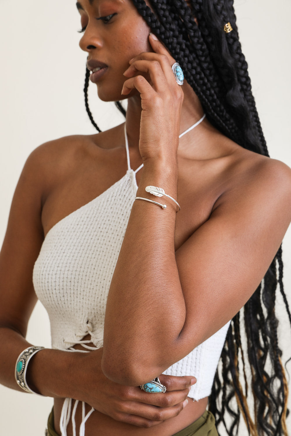 Chic Feather Cuff - NeoKira Unlimited