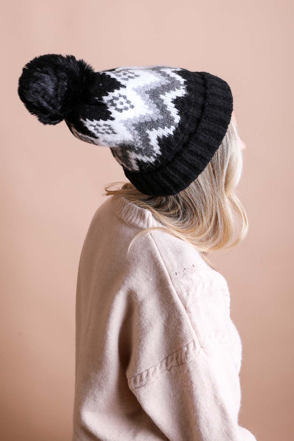 Classic Winter Pom Beanie - NeoKira Unlimited