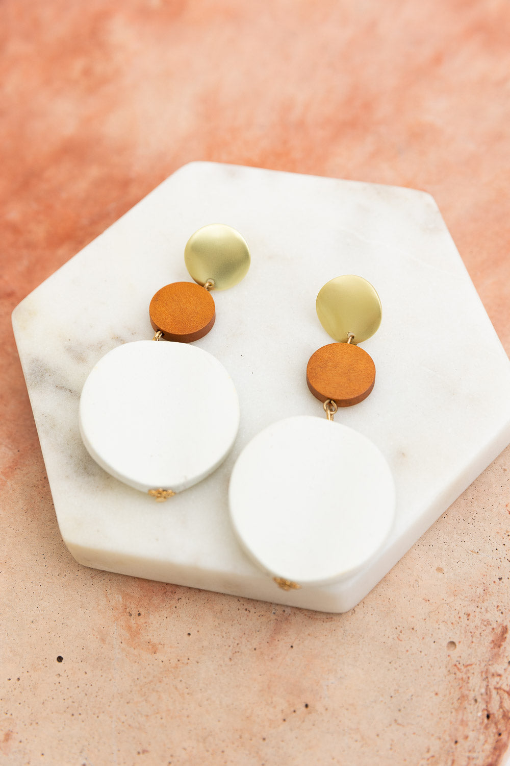 Coastal Chic Circle Shell Drops - NeoKira Unlimited