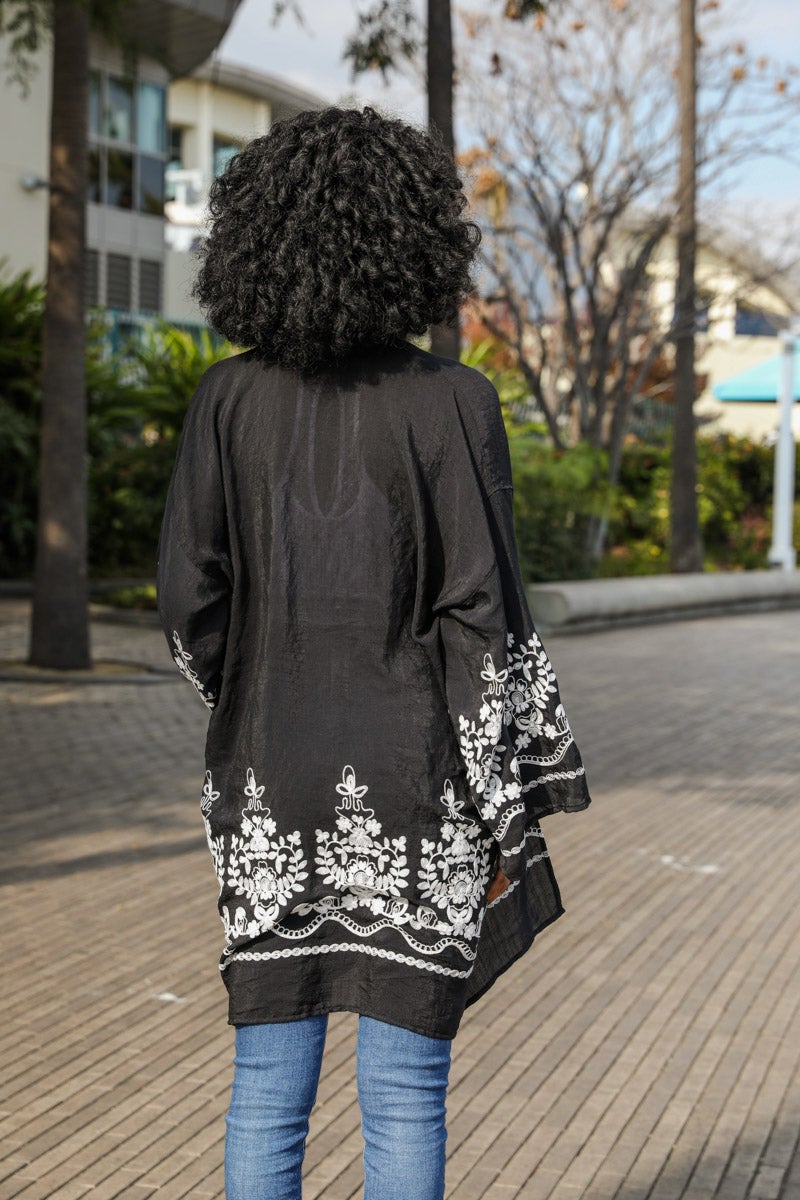 Embroidered Floral Vine Kimono Kimono Leto Collection   