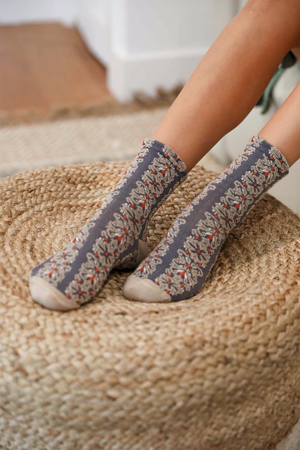 Embroidered Flower Pattern Socks Beige