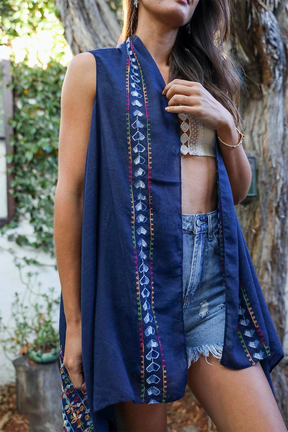 Geometric Embroidered Sleeveless Kimono Kimono Leto Collection   