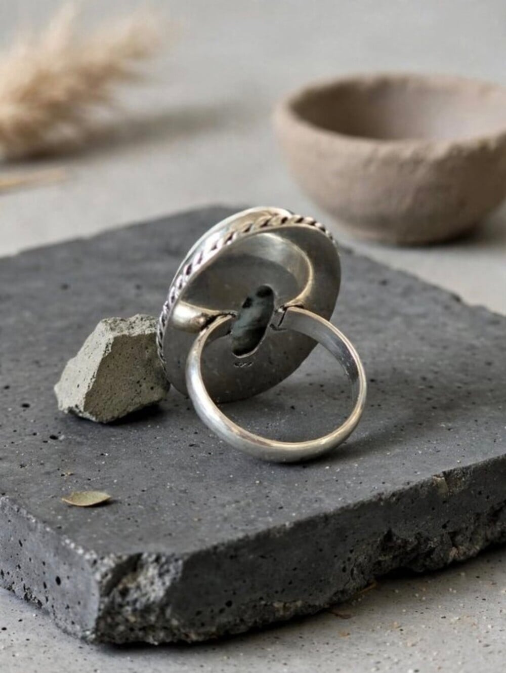 Kiwi Jasper Oval Ring Twisted Rope Bezel Artisan 925 Sterling Silver Boho Chic - NeoKira Unlimited