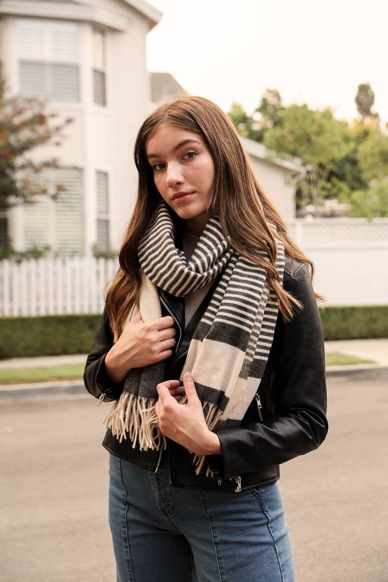 Striped Woven Tassel Scarf Scarves Leto Collection Black/White  