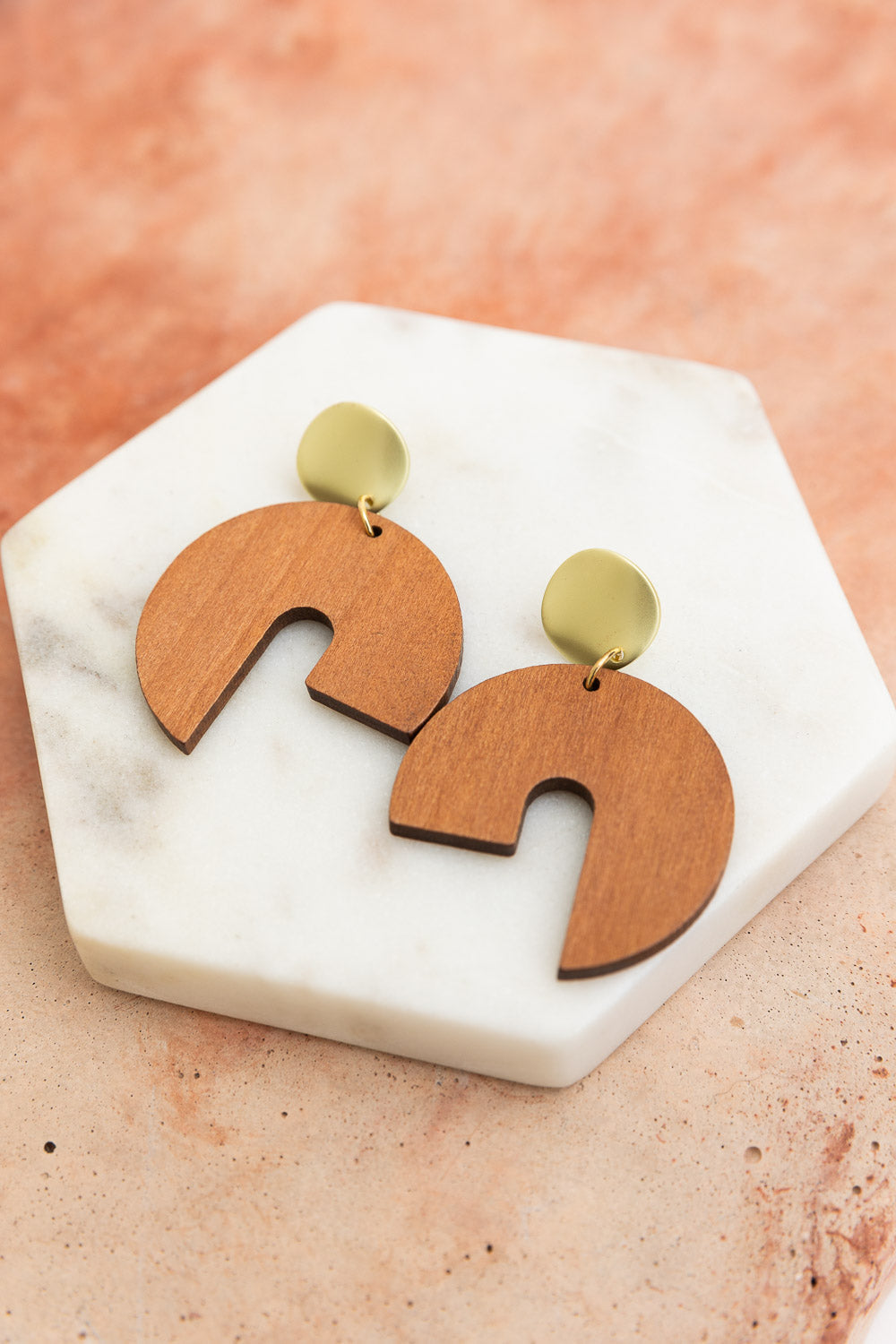 Wooden Modern Arch Shaped Earring Earrings Leto Collection Camel  